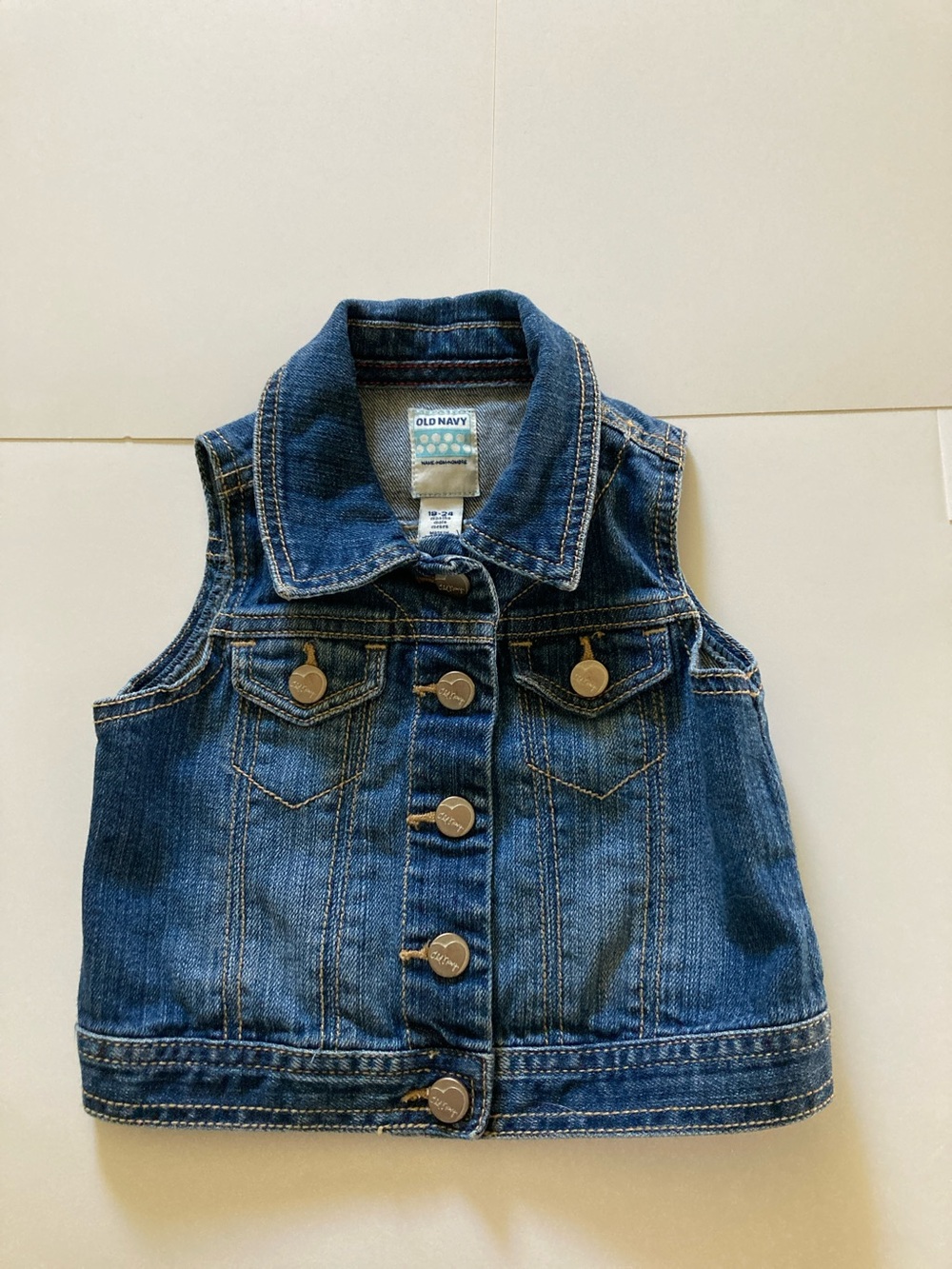 Old Navy Infant Girls Indigo Blue Denim Front Metal Snap Vest. Size 18-24 Months
